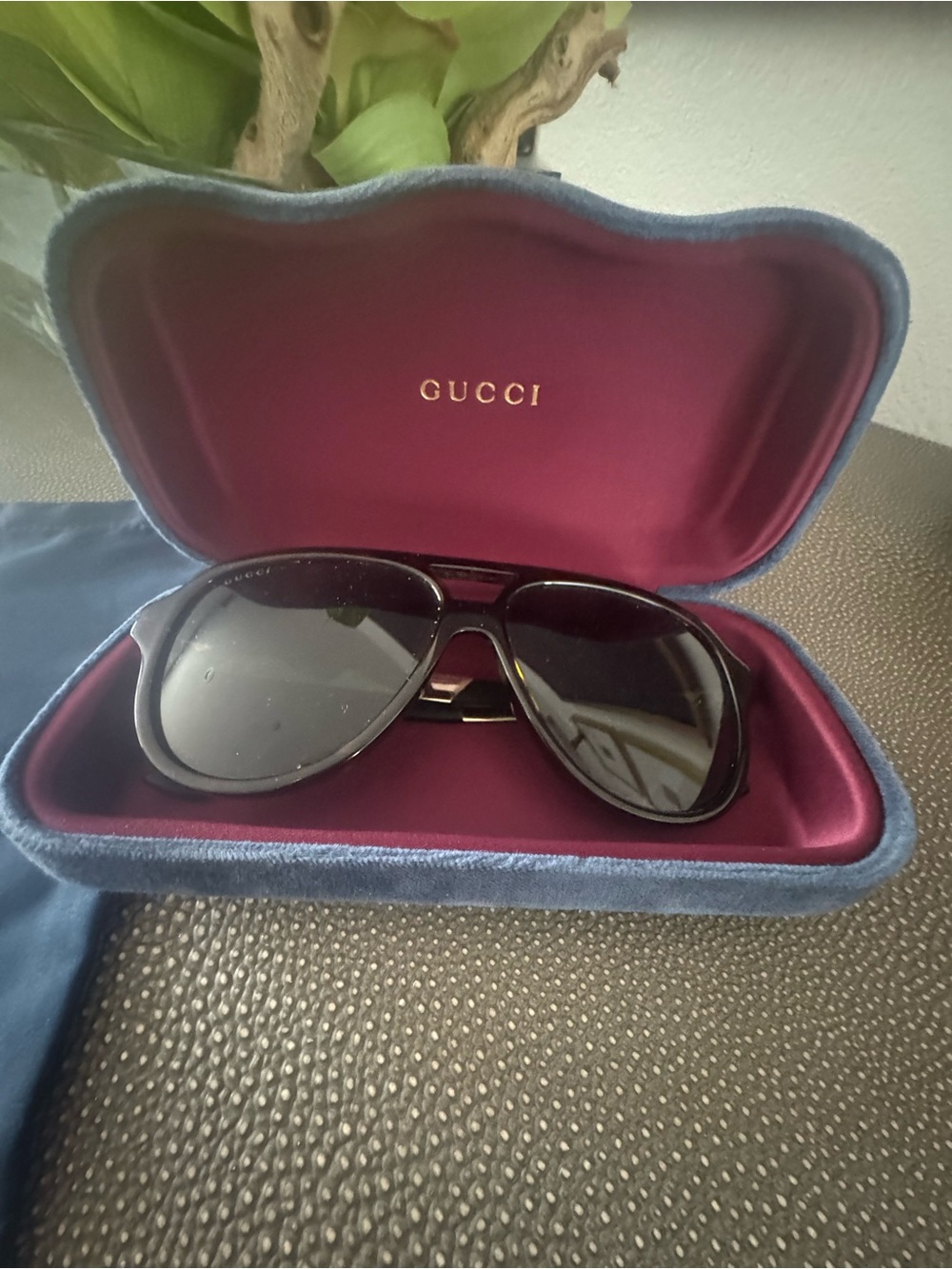Gucci Tortoiseshell Frame Sunglasses with Green Temples - Picture 5 of 6